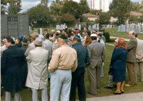 [photo of attendees at the ceremony]