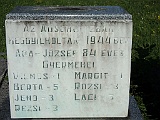 Hat-Cemetery-stone-008