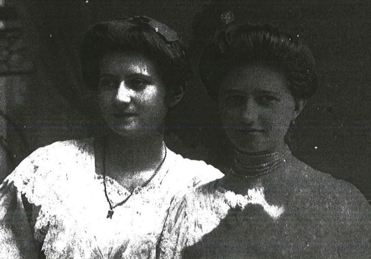 unknown
                  Rosner girls