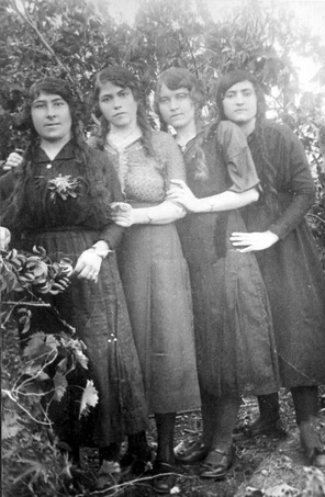 Frieda Kizler, inter alia