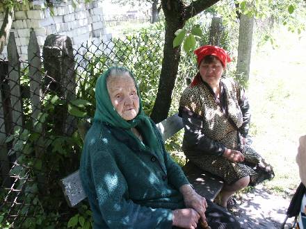94-year-old woman.jpg (39747 bytes)