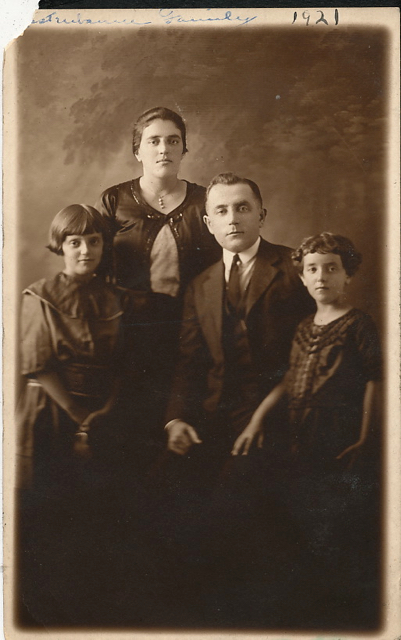 Samuel
Kestenbaum & Family