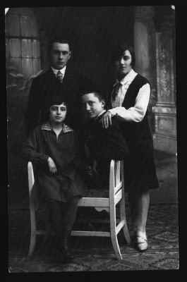 4.jpg (298727 bytes)