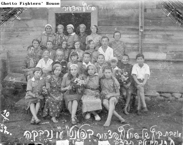 Summer camp of He-Chaluts ha-Tsa'ir in
Planta