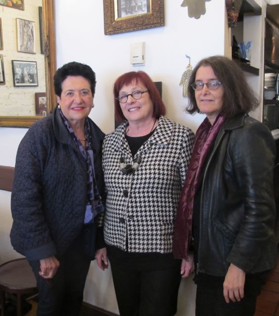 Barbara,
                                        Rivka and Joy meeting at Cafe
                                        Mogador