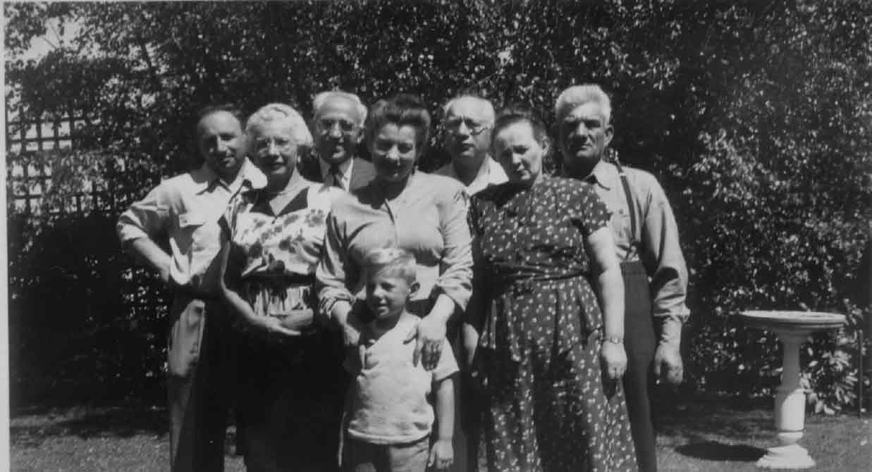 Jakob Blejwas
& Siblings