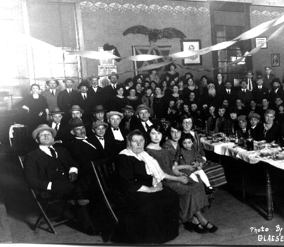 1924 Photo of Sheboygan Jewish Families - Left

Side