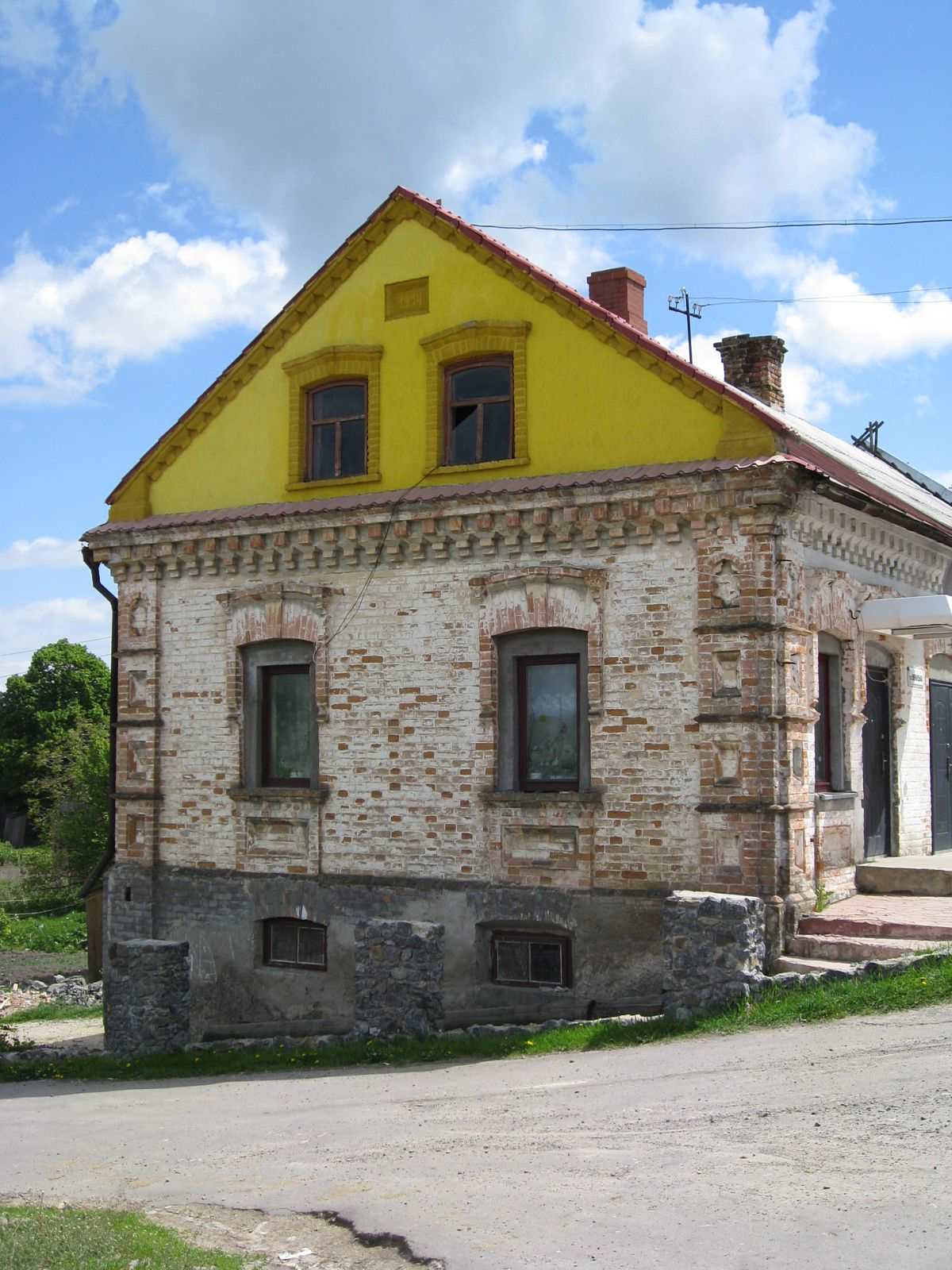 Shumsk building