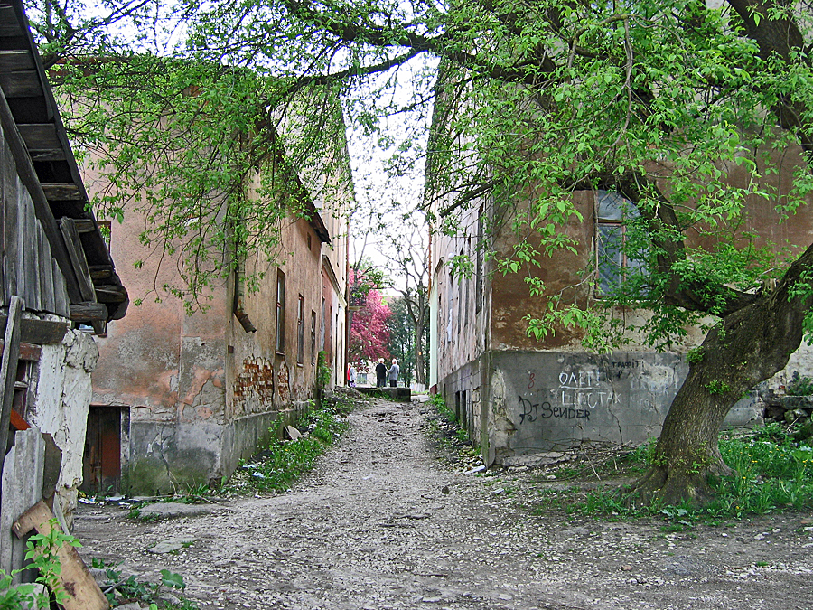 zbaraz_0092_abandoned_houses.jpg (1.1 Mbyte)