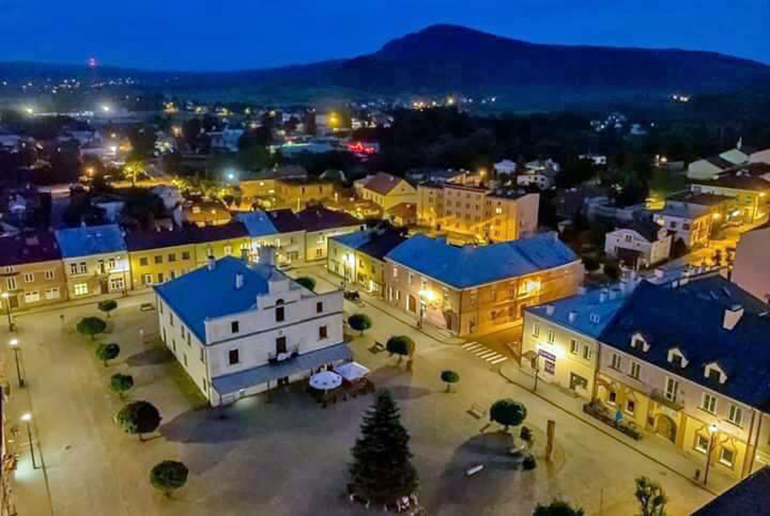 Dukla
        At Night