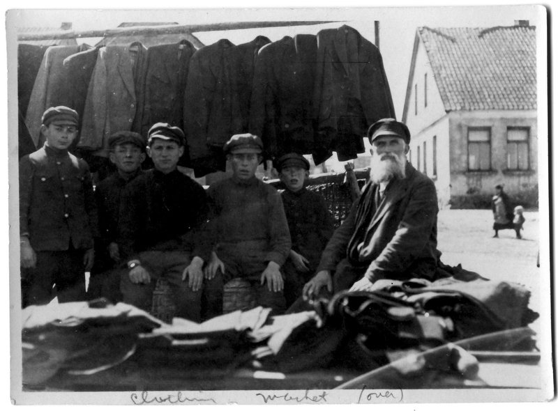  The Goniadz marketplace, Moses (Gershon de Blecher's son) 