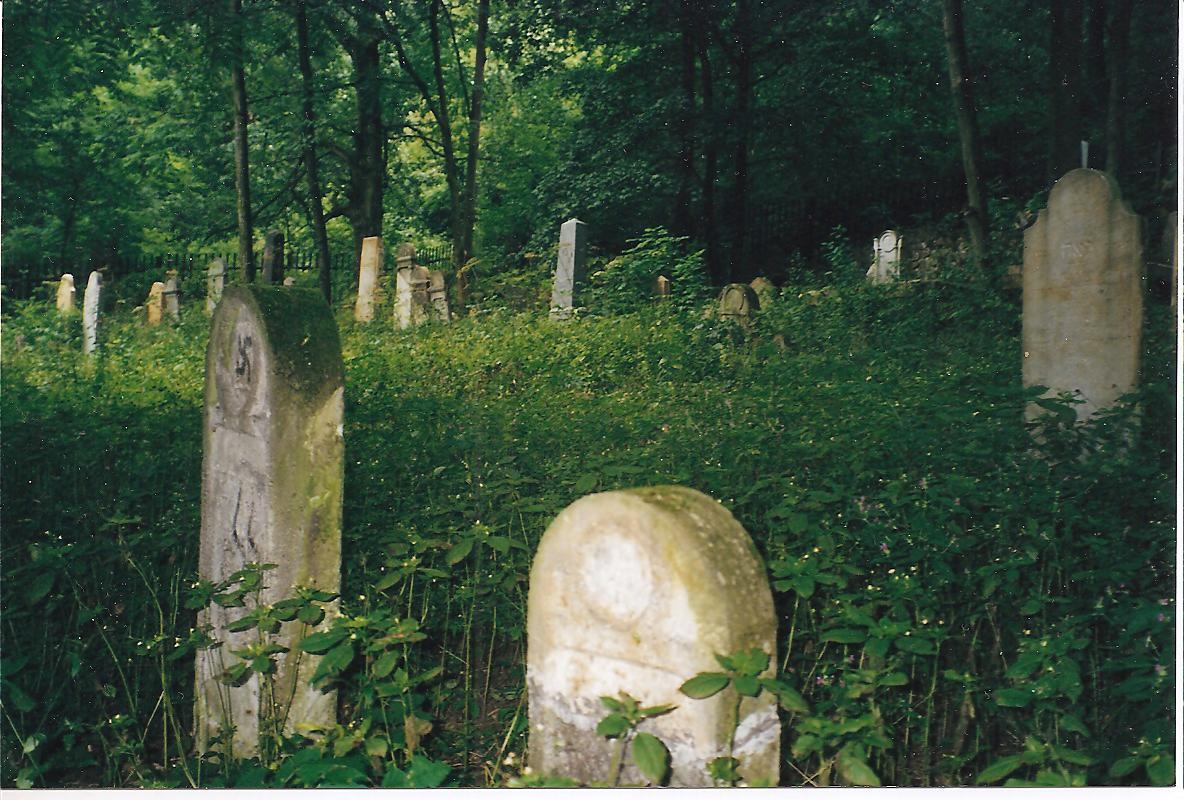 helmeczcemetery.jpg