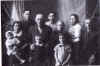 Yaakov Guttensky family.jpg (44223 bytes)