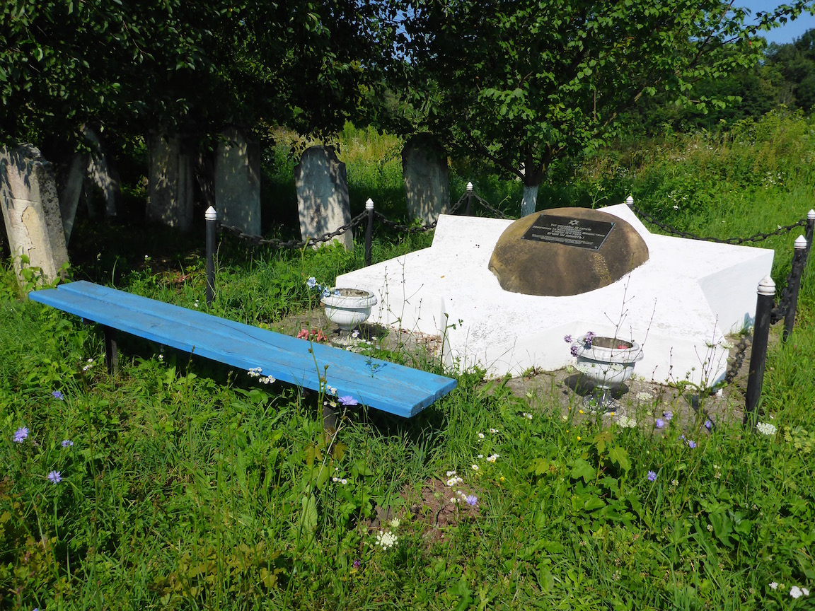 Cemetery_memorial1