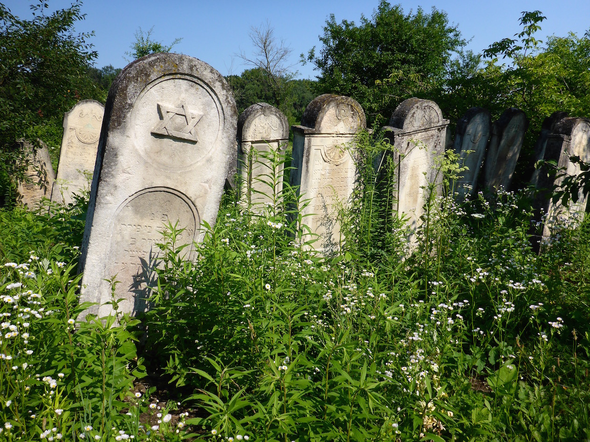 cemetery008