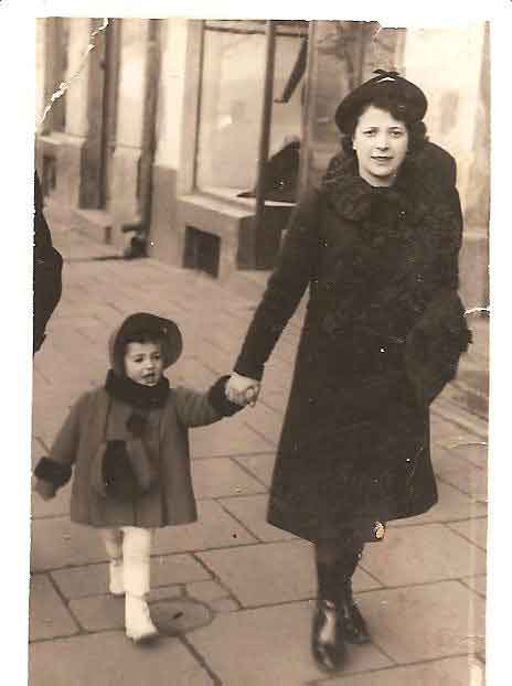 Regina Melchior
& daughter