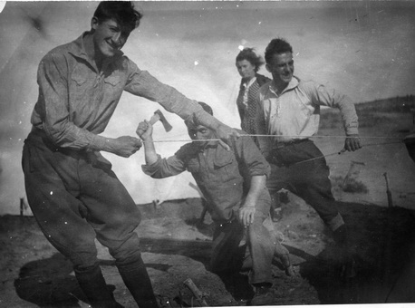 Planeti 1932 Shmuel Feigin on left