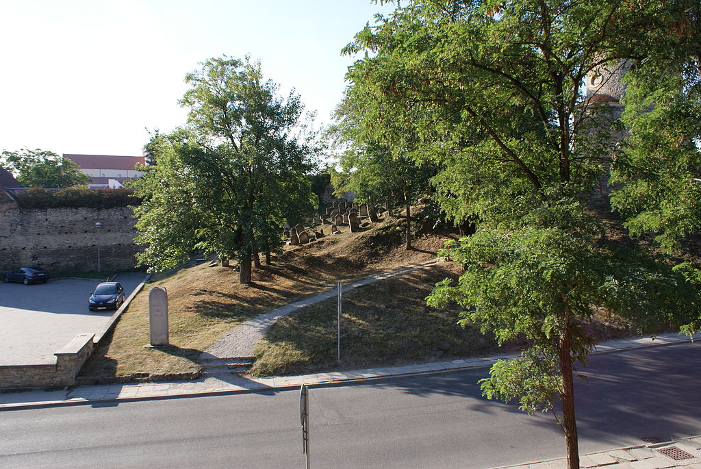 Old_cemetery1