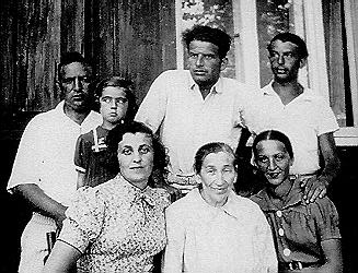 Hilelson Family in Sudarg in
September 1940.